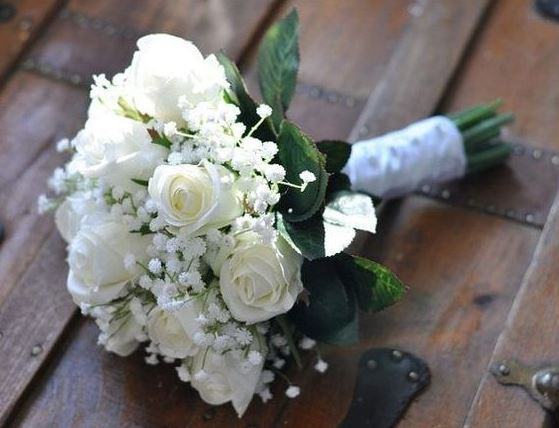 ảnh bó hoa hồng trắng đám cưới