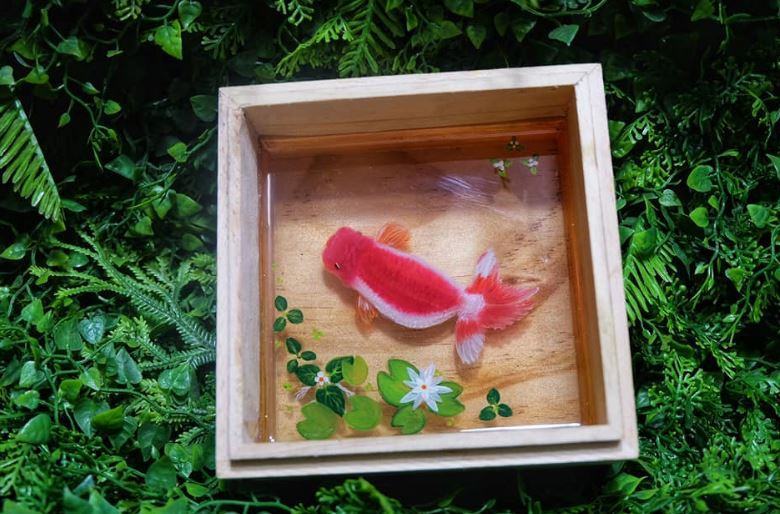 Hộp tranh gỗ cá Koi 3D epoxy resin đẹp