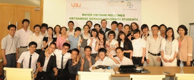 Sinh viên VGU tham quan Bayer tại TP HCM