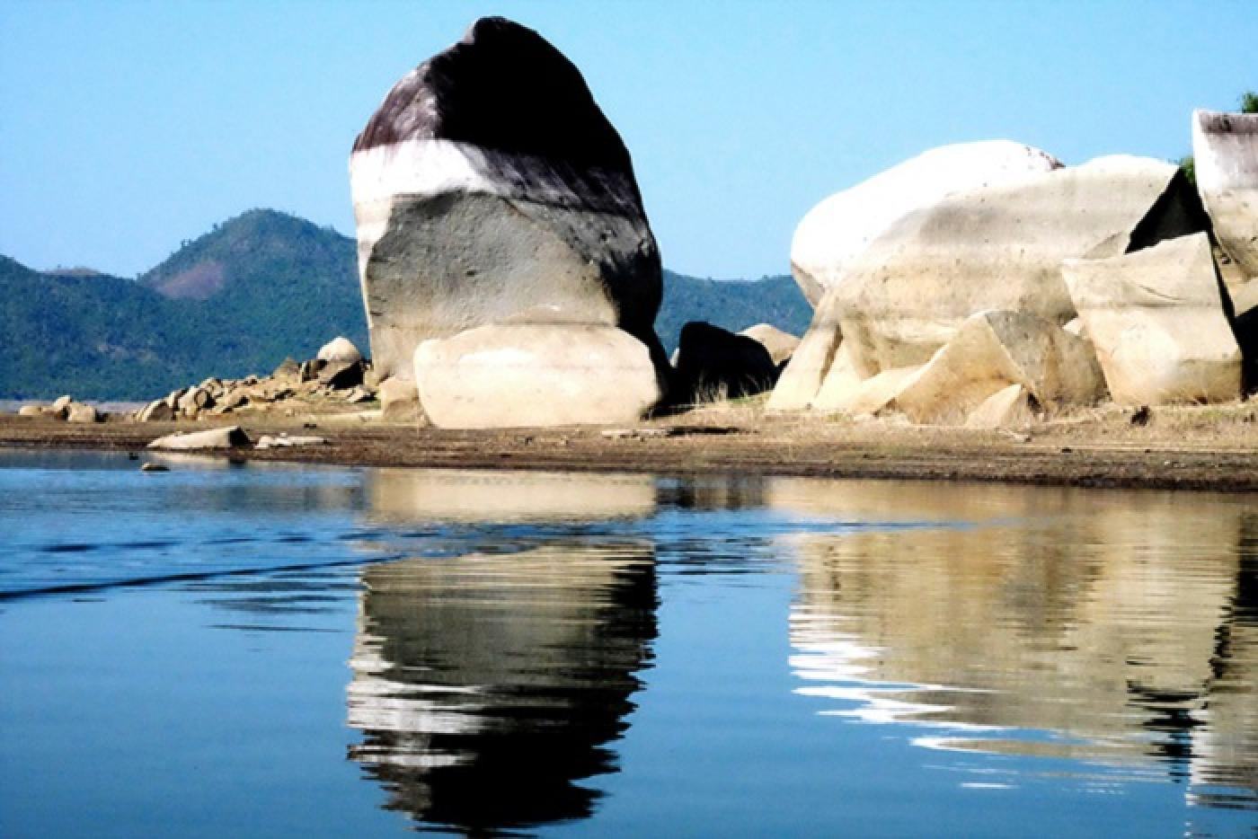 Hồ Đá Bàn - địa điểm du lịch lý tưởng
